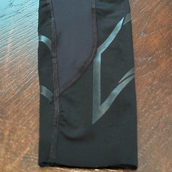 2XU Women's MCS Mid-Rise Compression Tights in Black Size Medium - Picture 14 of 16